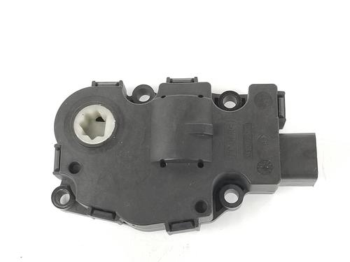 Used Electronic module BMW 1 (F21) 118 d (143 hp) 13896105
