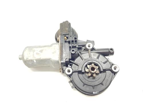 Used Right front window motor TOYOTA LAND CRUISER PRADO (_J12_) 3.0 D-4D (KDJ120, KDJ125) (166 hp) 13876894