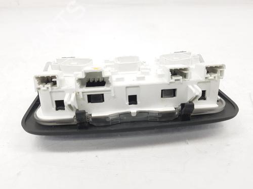 Interior roof light PEUGEOT 3008 II SUV (MC_, MR_, MJ_, M4_) 1.6 BlueHDi 120 | BP15403008I8