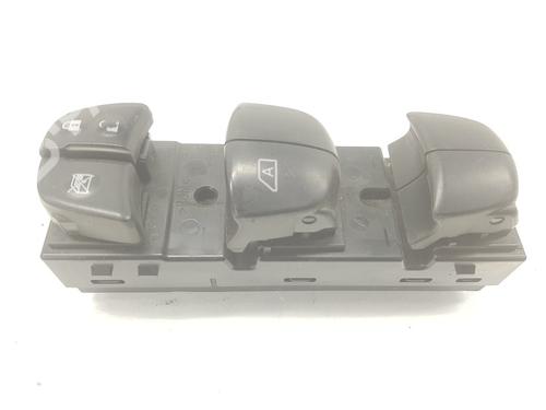 Used Left front window switch Left front window switch NISSAN JUKE (F15) 1.6 (117 hp) 11011233 11011233