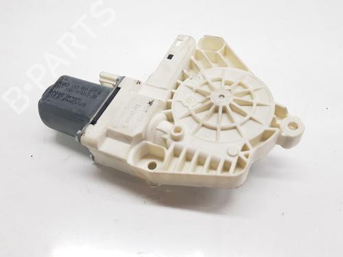 Used Right rear window motor Right rear window motor AUDI Q5 (8RB) 3.0 TDI quattro (240 hp) 32139892 32139892