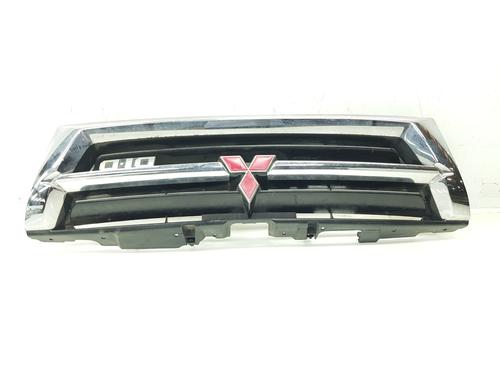 Grill Grill MITSUBISHI PAJERO III (V7_W, V6_W) 3.2 Di-D (V68W) (160 hp) 36111175 36111175