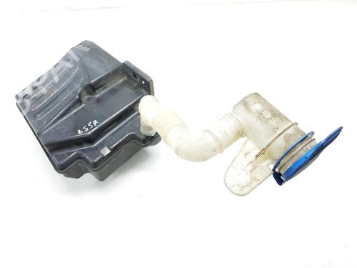Used Windscreen washer tank VW CADDY III Box Body/MPV (2KA, 2KH, 2CA, 2CH) 1.6 TDI (102 hp) 15858572