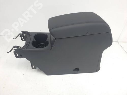Used Armrest / Center console Armrest / Center console SEAT ATECA (KH7, KHP) 1.5 TSI (150 hp) 8424368 8424368