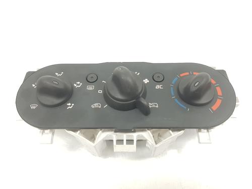 Used Climate control RENAULT TWINGO II (CN0_) 1.2 16V (CN0K, CN0V, CN0A) (76 hp) 15092445