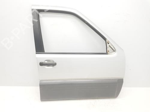 Used Right front door NISSAN TERRANO II (R20) 2.7 TDi 4WD (125 hp) 22701971