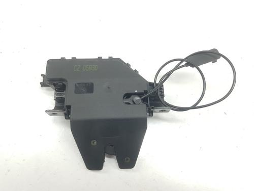 tailgate-lock-bmw-1-e87-118-d-51247840617-2003-2004-2005-2006-2007-2008-2009-2010-2011-2012-2013-9851941 main image