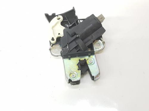 Used Tailgate lock VW PASSAT B6 (3C2) 2.0 TDI (110 hp) 8226357