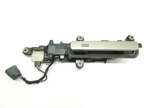 Venstre bagtil udvendigt håndtag LAND ROVER RANGE ROVER VELAR (L560) 3.0 D300 SDV6 4x4 (300 hp) 31808245