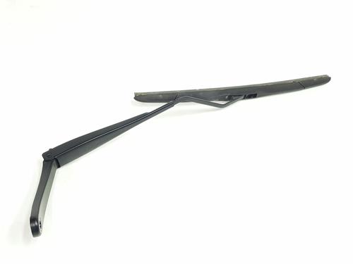 front-windshield-wiper-arm-renault-arkana-i-lcm_-ldn_-2019-32632444 main image