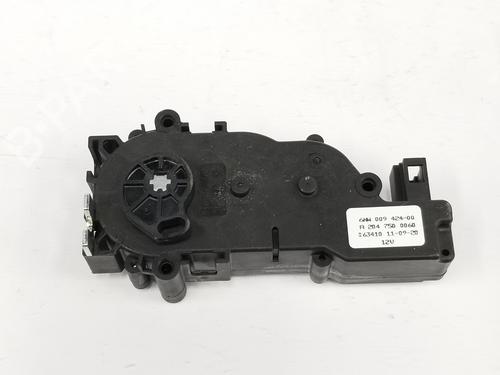 Used Central lock pump MERCEDES-BENZ GLA-CLASS (X156) GLA 220 CDI 4-matic (156.905) (170 hp) 13377559