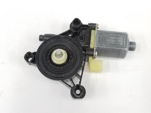 Used Left front window motor VW GOLF VII (5G1, BQ1, BE1, BE2) 1.2 TSI (110 hp) 13698929