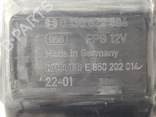 Right rear window motor VW T-ROC (A11, D11) 2.0 TDI SCR | BP32177261E22 - Image 3