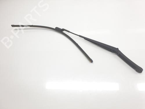 Used Front windshield wiper arm SEAT IBIZA V (KJ1, KJG) 1.0 MPi (80 hp) 28412481