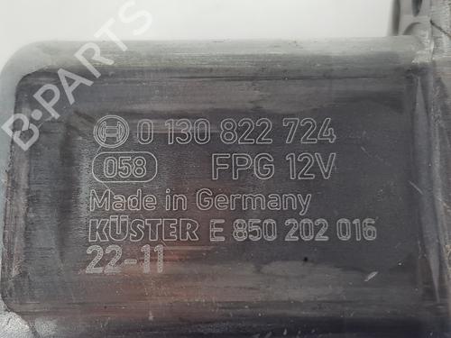 Right rear window motor SKODA KAROQ (NU7, ND7) 2.0 TDI | BP36020806E22 - Image 4