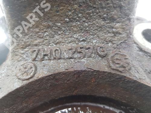 Left front steering knuckle VW TRANSPORTER T5 Van (7HA, 7HH, 7EA, 7EH) 1.9 TDI | BP9686681M25 
