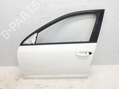 Used Left front door SKODA OCTAVIA III (5E3, NL3, NR3) 2.0 TDI (150 hp) 29505119