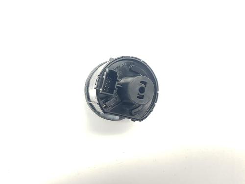 Headlight switch VW GOLF VII (5G1, BQ1, BE1, BE2) 2.0 TDI | BP11282904I24 