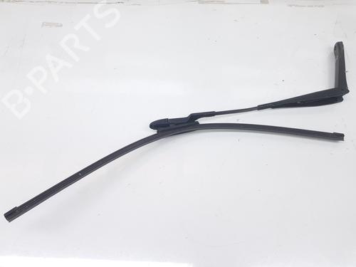 Used Front windshield wiper arm FORD FIESTA VI (CB1, CCN) 1.4 TDCi (70 hp) 20187769
