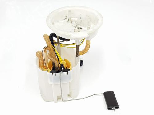 Used Fuel pump BMW X1 (F48) xDrive 18 d (150 hp) 20215099