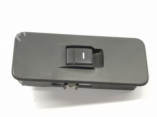 Used Right front window switch LAND ROVER DISCOVERY III (L319) 2.7 TD 4x4 (190 hp) 11699026