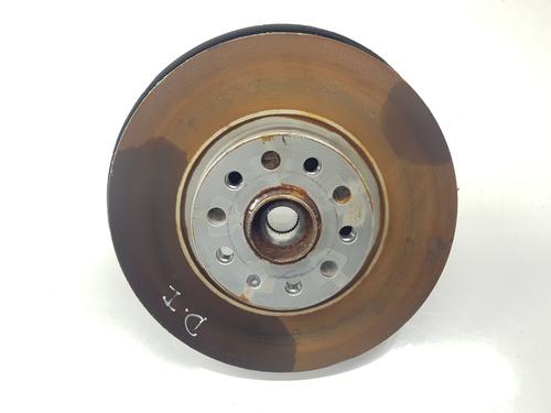 Used Left front steering knuckle SKODA KAROQ (NU7, ND7) 1.5 TSI (150 hp) 31382545