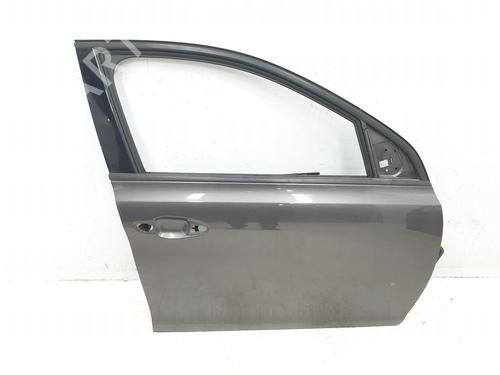 Used Right front door Right front door 31958085 31958085