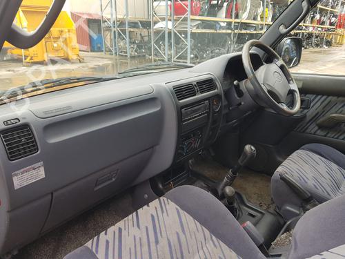 Right front indicator TOYOTA LAND CRUISER 90 (_J9_) 3.0 TD (KZJ90_, KZJ95_, KZJ90R, KZJ95R, KZJ90W, KZJ95W) | BP32293086C33