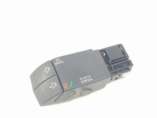 Steering wheel controls RENAULT CLIO IV (BH_) 1.2 16V | BP20186519E15 