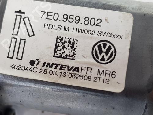 Right front window motor VW TRANSPORTER T6 Van (SGA, SGH, SHA, SHH) 2.0 TDI | BP30682219E20 