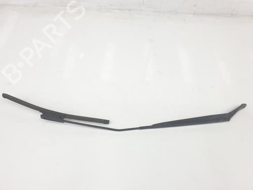 Used Front windshield wiper arm RENAULT LAGUNA III (BT0/1) 2.0 dCi (BT07, BT0J, BT14, BT1A, BT1S) (131 hp) 19126041
