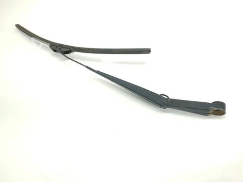 Used Front windshield wiper arm NISSAN NAVARA NP300 (D40) [2004-2025]  26660565