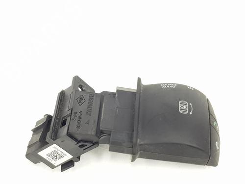 Used Steering wheel controls RENAULT MASTER III Van (FV) 2.3 dCi 130 FWD (FV0M, FV0Y, FV0J, FV02, FV03) (130 hp) 32631642