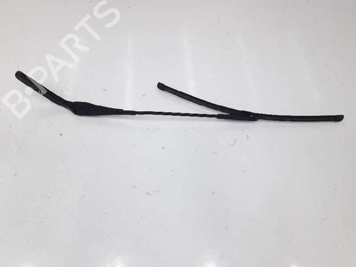 Used Front windshield wiper arm BMW 1 (E87) 118 d (122 hp) 6623046
