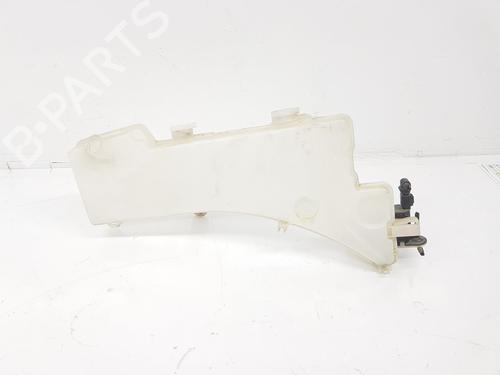 Used Windscreen washer tank PEUGEOT 5008 II (MC_, MJ_, MR_, M4_) 1.6 BlueHDi 120 (MCBHZH, MCBHZW) (120 hp) 9699945