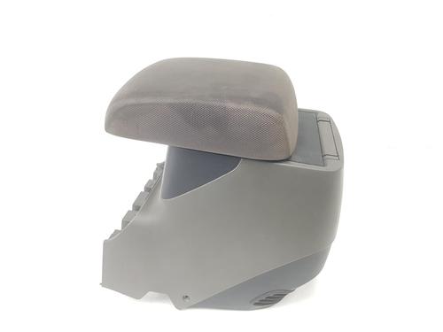 Used Armrest / Center console MITSUBISHI PAJERO III (V7_W, V6_W) 3.2 Di-D (V68W, V78W) (165 hp) 17952776