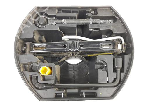 Used Jack Kit CITROËN DS3 (SA_) 1.4 HDi 70 (SA8HP4) (68 hp) 16831515