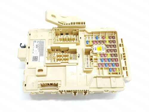 Used Fuse box Fuse box 36848657 36848657
