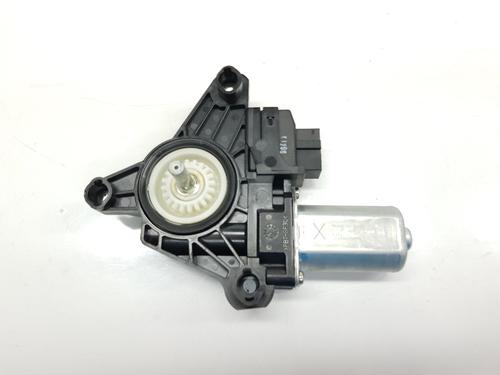 Left rear window motor MERCEDES-BENZ GLA-CLASS (X156) GLA 200 CDI / d (156.908) | BP20198303E23 