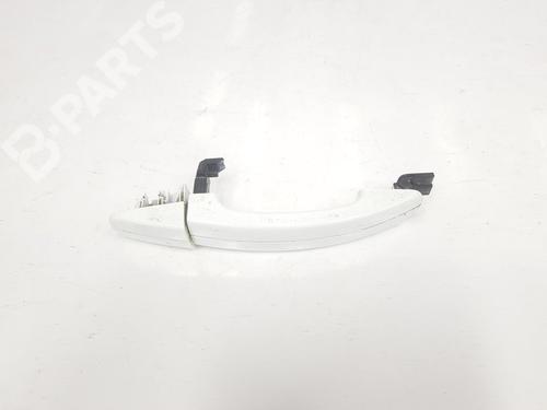 front-right-exterior-door-handle-ford-focus-iii-1738727-am51u22404caxwaa-color-blanco-2010-2011-2012-2013-2014-2015-2016-2017-2018-2019-2020-10014118 main image