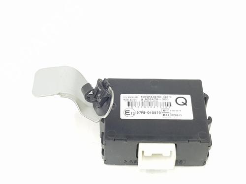 Used Electronic module TOYOTA RAV 4 II (_A2_) 2.0 D 4WD (CLA20_, CLA21_, CLA20R, CLA21R) (116 hp) 17961775