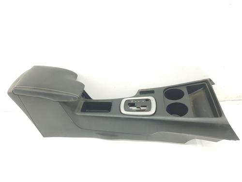 Armrest / Center console TOYOTA HILUX VIII Pickup (_N1_) 2.8 TD 4WD (GUN126) | BP12576642I20 