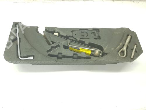 Bordwerkzeug für MERCEDES-BENZ M-CLASS (W164) ML 320 CDI 4-matic (164.122) (224 hp) 32211352