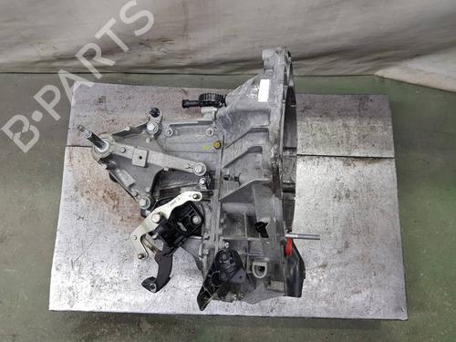 Used Gearbox Gearbox RENAULT CAPTUR I (J5_, H5_) 0.9 TCe 90 (90 hp) 39139622 39139622