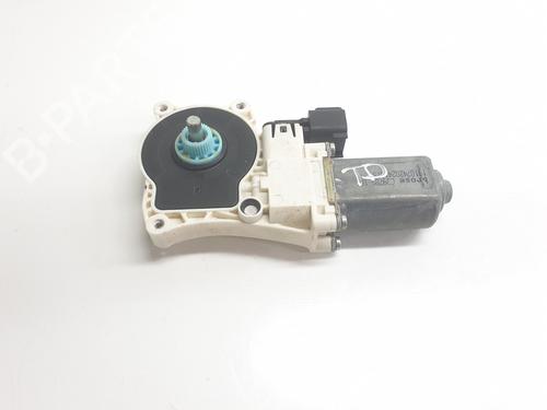 Used Right rear window motor LAND ROVER RANGE ROVER VELAR (L560) [2017-2025]  28964844