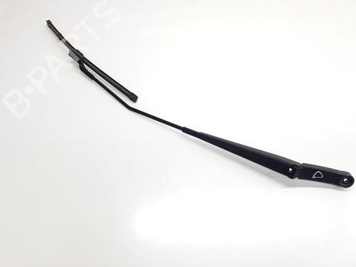 Used Front windshield wiper arm SEAT ARONA (KJ7, KJP) [2017-2025]  29194244