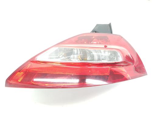 right-taillight-renault-megane-ii-bm01_-cm01_-2001-2002-2003-2004-2005-2006-2007-2008-2009-2010-2011-2012-32097366 main image