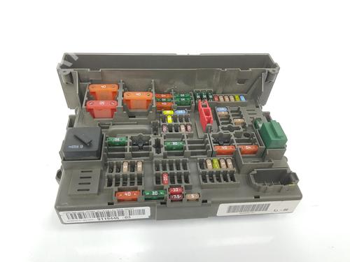 Used Fuse box BMW 3 (E90) 318 d (143 hp) 8946932