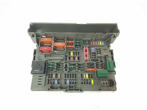 Used Fuse box BMW 1 (E81) 118 d (143 hp) 6039422