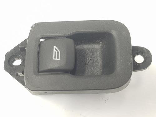 Used Right rear window switch VOLVO XC60 I SUV (156) D5 AWD (205 hp) 9670108